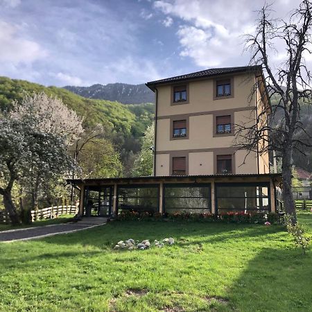 Zvjezdana Dolina Garni Hotel Andrijevica Buitenkant foto